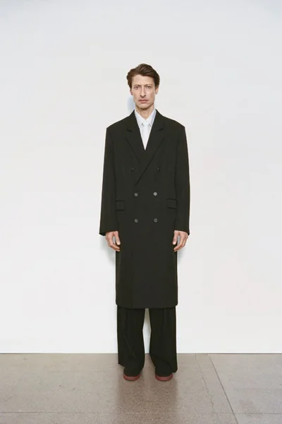 Look 1